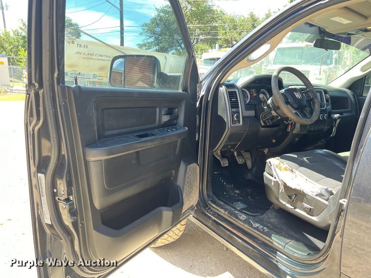 image for item EJ2934 2018 Dodge Ram 3500 Crew Cab pickup truck