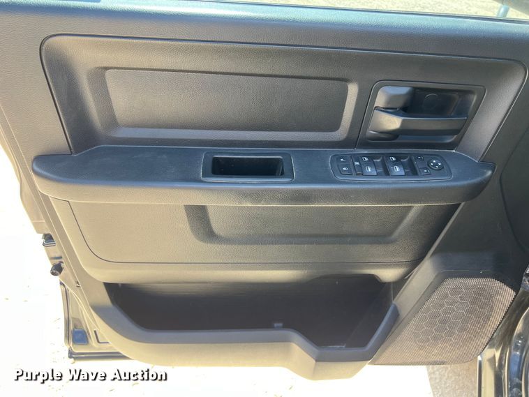 image for item EJ2934 2018 Dodge Ram 3500 Crew Cab pickup truck