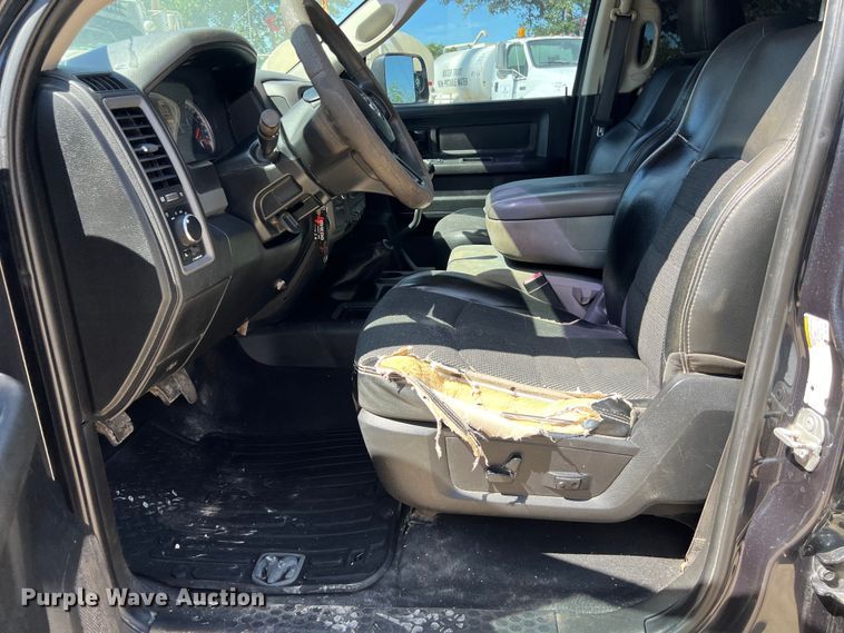 image for item EJ2934 2018 Dodge Ram 3500 Crew Cab pickup truck