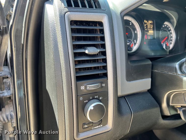 image for item EJ2934 2018 Dodge Ram 3500 Crew Cab pickup truck