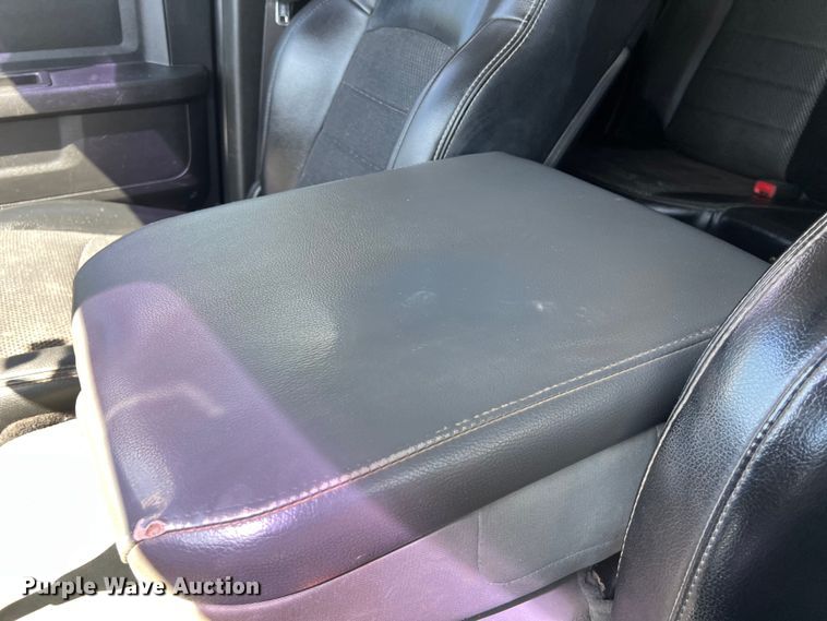 image for item EJ2934 2018 Dodge Ram 3500 Crew Cab pickup truck