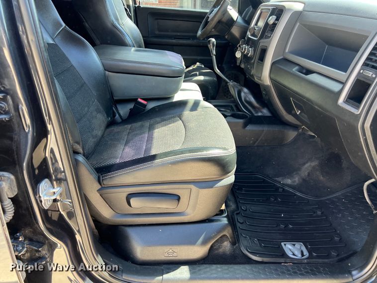 image for item EJ2934 2018 Dodge Ram 3500 Crew Cab pickup truck