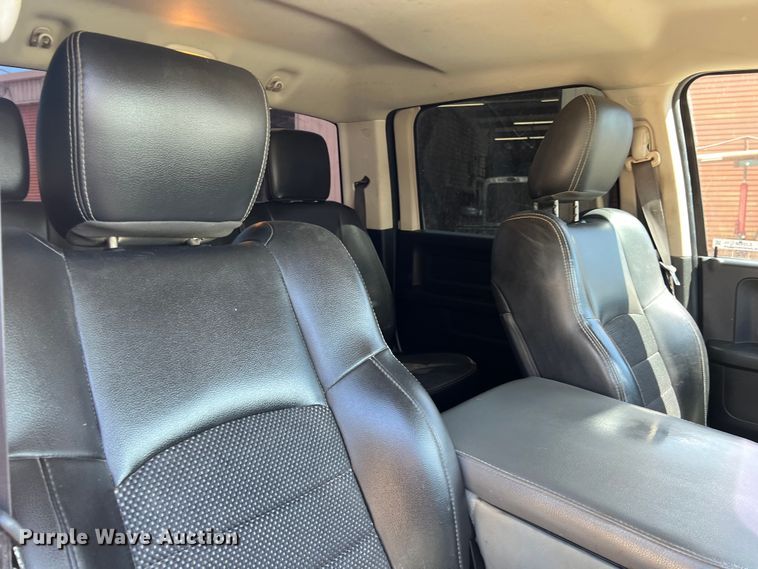 image for item EJ2934 2018 Dodge Ram 3500 Crew Cab pickup truck