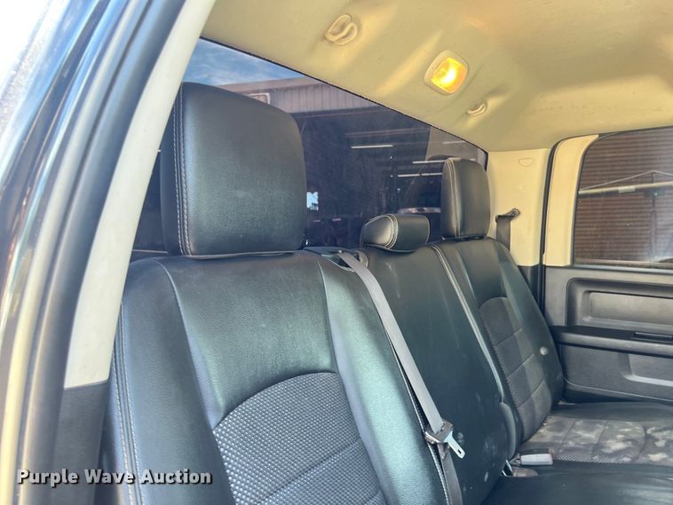 image for item EJ2934 2018 Dodge Ram 3500 Crew Cab pickup truck