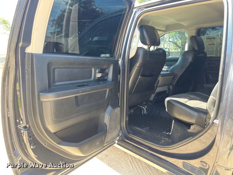 image for item EJ2934 2018 Dodge Ram 3500 Crew Cab pickup truck