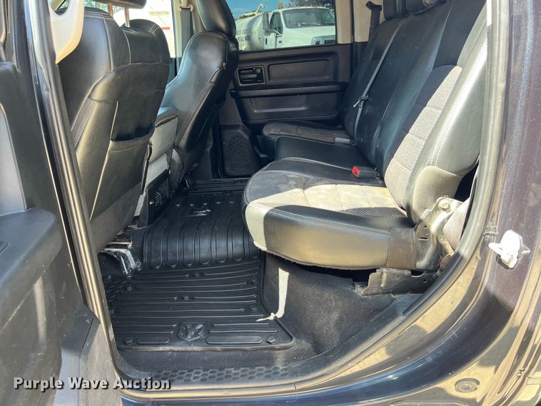 image for item EJ2934 2018 Dodge Ram 3500 Crew Cab pickup truck