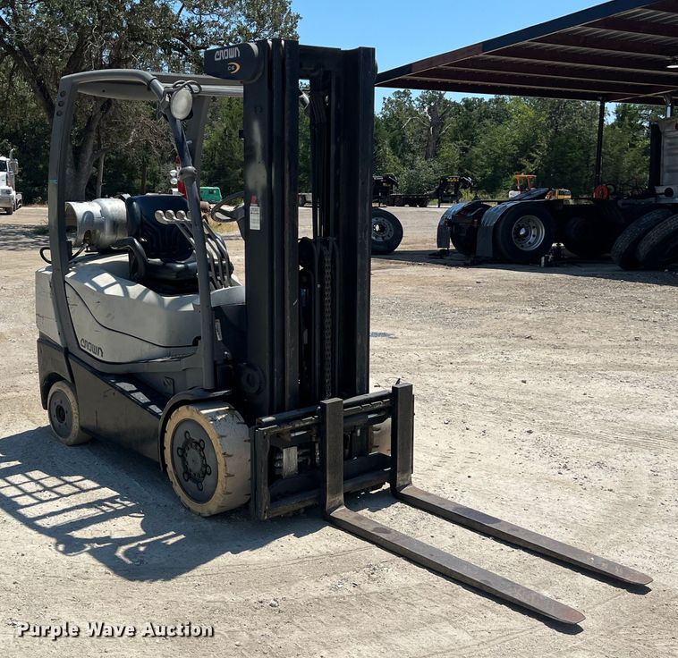 image for item EJ2943 Crown C-5 forklift