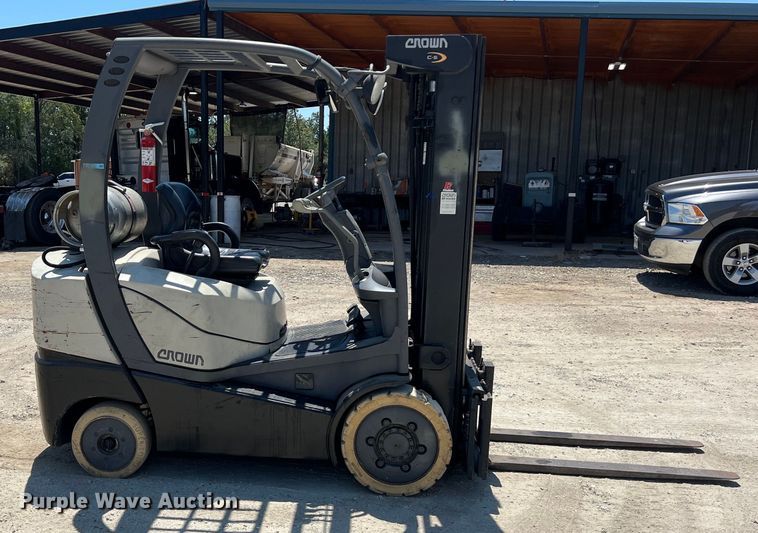 image for item EJ2943 Crown C-5 forklift