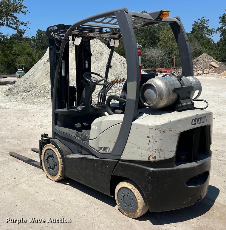 image for item EJ2943 Crown C-5 forklift