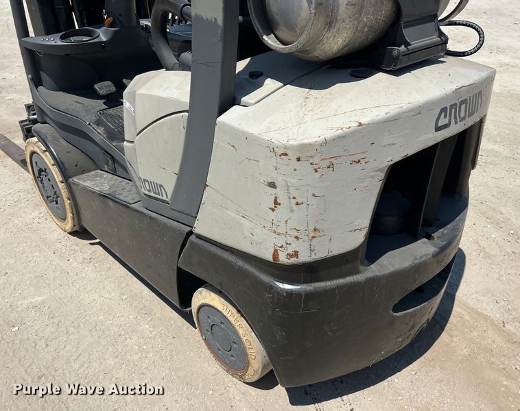 image for item EJ2943 Crown C-5 forklift