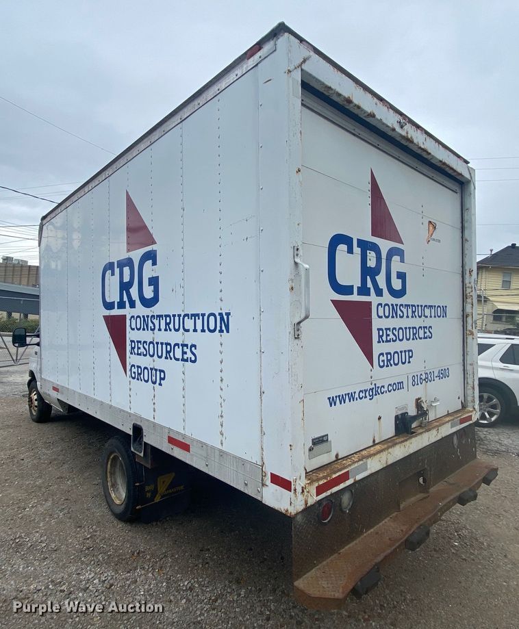 image for item EJ7136 2003 Ford E350 Super Duty  delivery truck