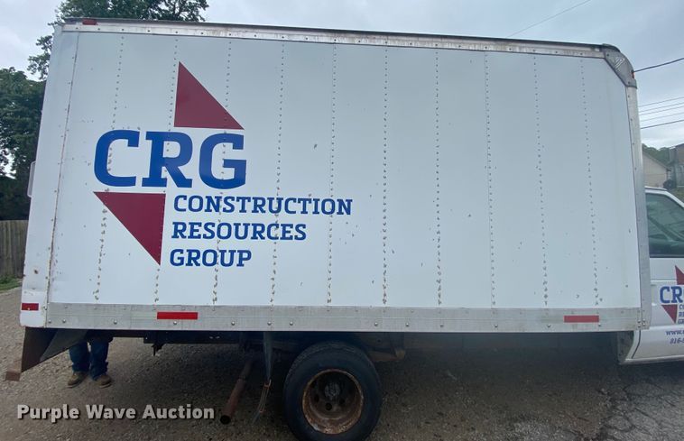 image for item EJ7136 2003 Ford E350 Super Duty  delivery truck