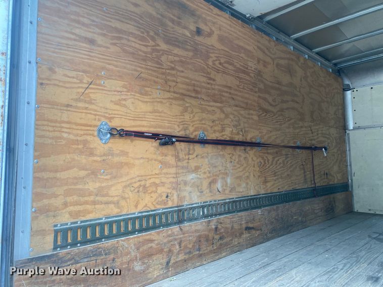 image for item EJ7136 2003 Ford E350 Super Duty  delivery truck