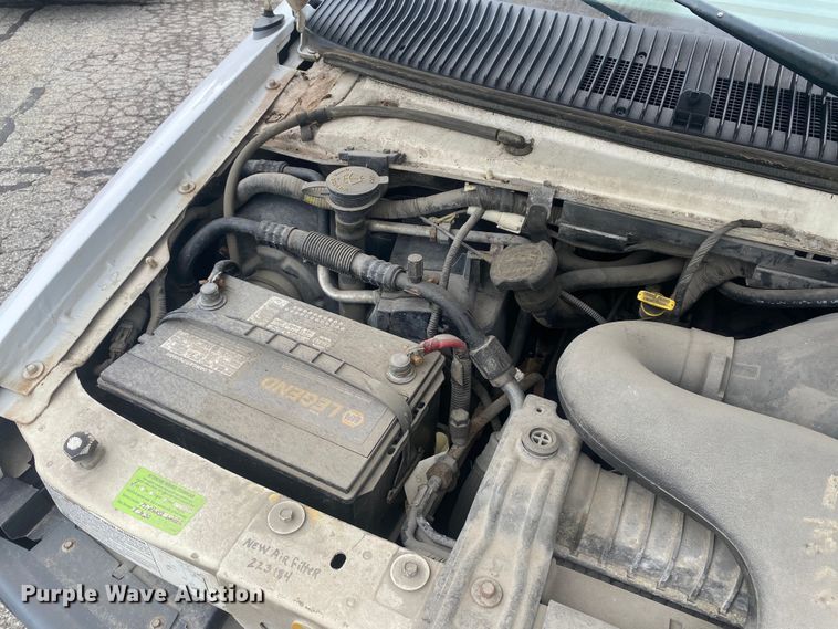 image for item EJ7136 2003 Ford E350 Super Duty  delivery truck