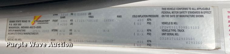 image for item EJ7136 2003 Ford E350 Super Duty  delivery truck