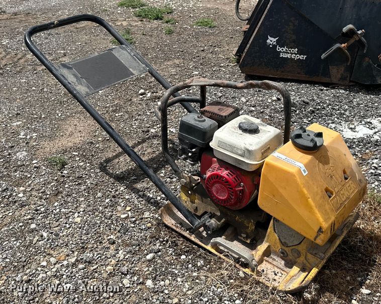 image for item EJ7171 Wacker plate compactor
