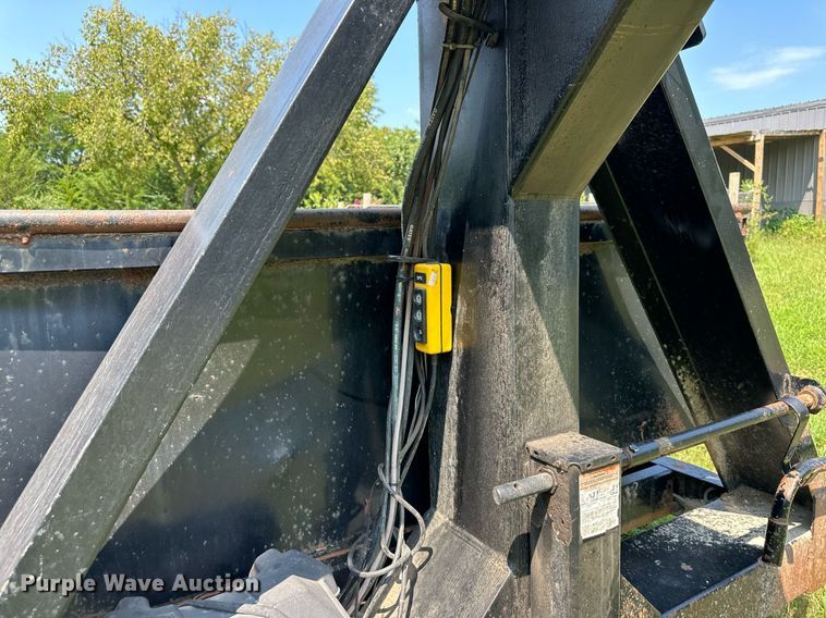 image for item EJ7175 2006 Kiefer dump trailer