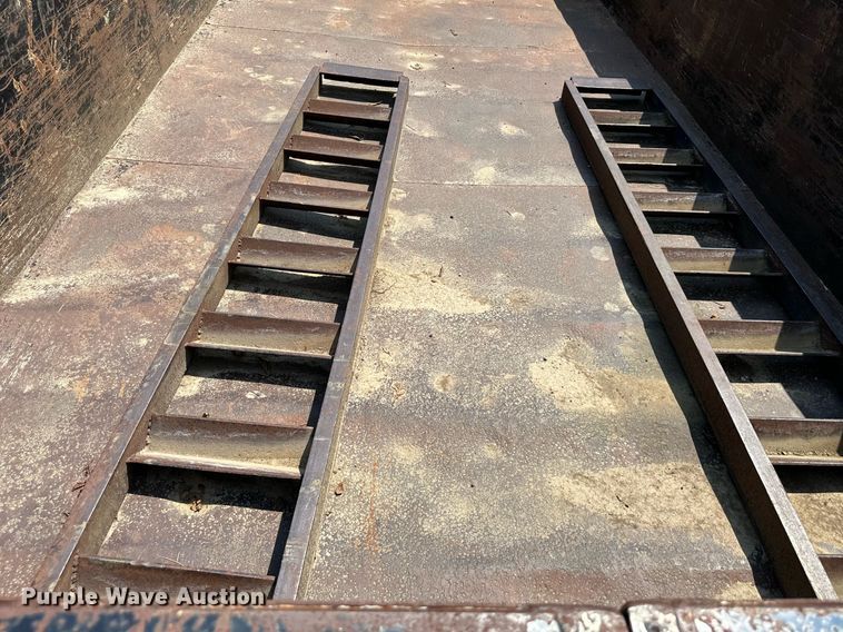 image for item EJ7175 2006 Kiefer dump trailer