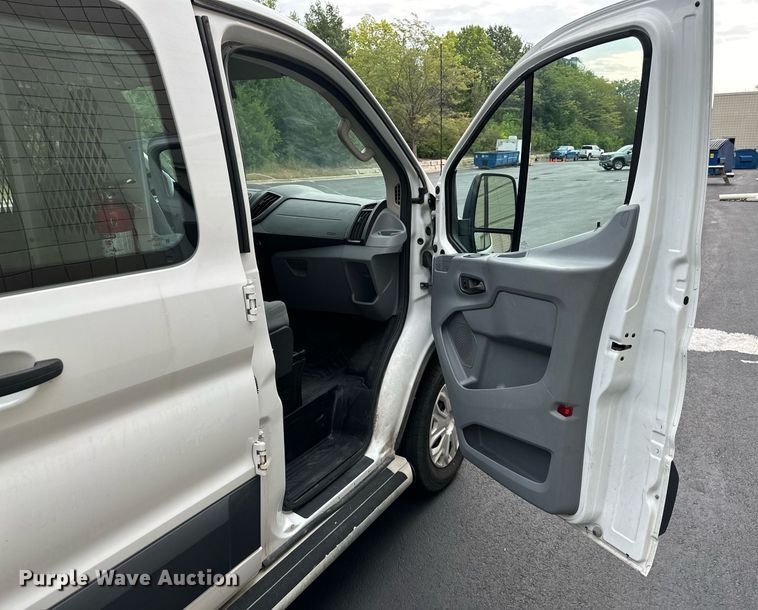 image for item EJ7181 2015 Ford  Transit 250 van