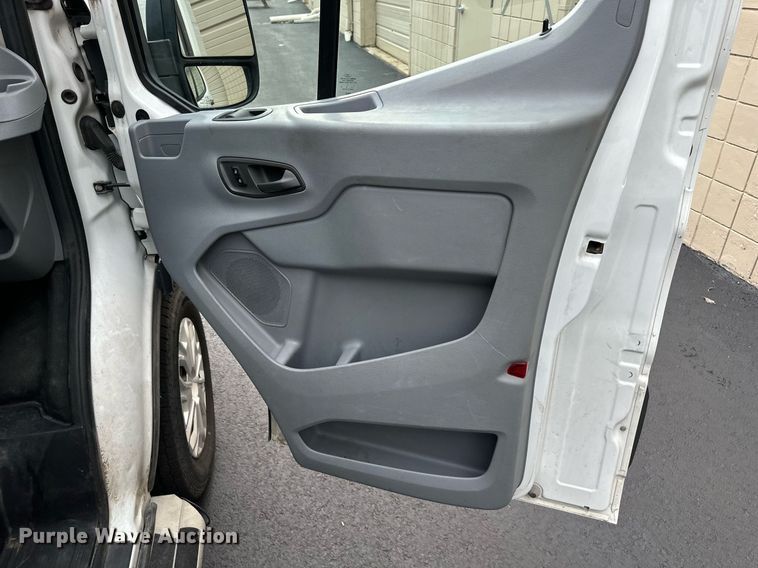 image for item EJ7181 2015 Ford  Transit 250 van