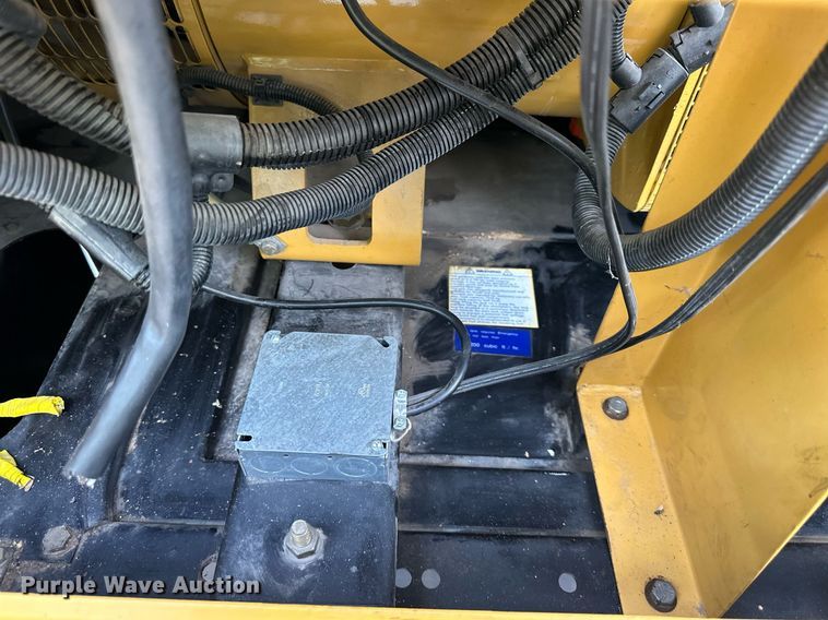 image for item EJ7184 2001 Olympian D90P1 generator