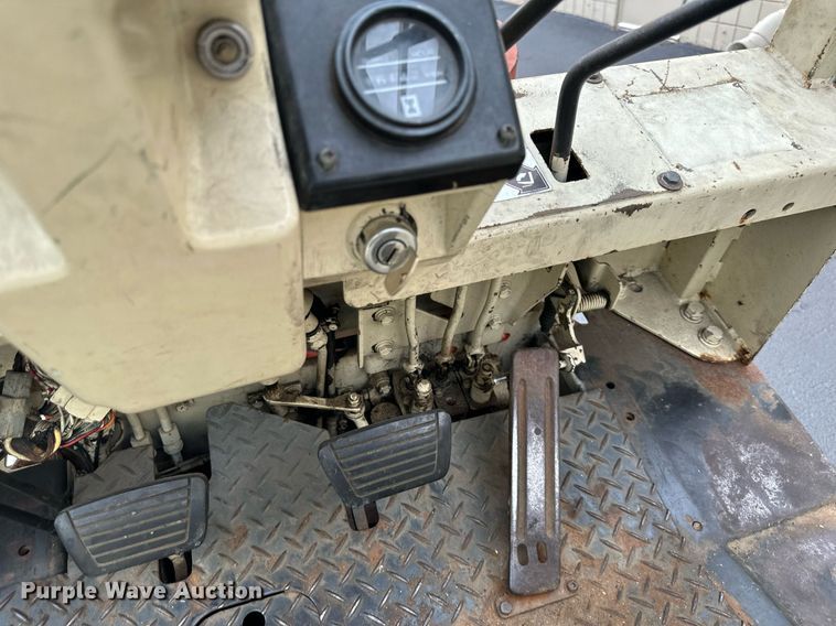 image for item EJ7185 Nissan 30 forklift