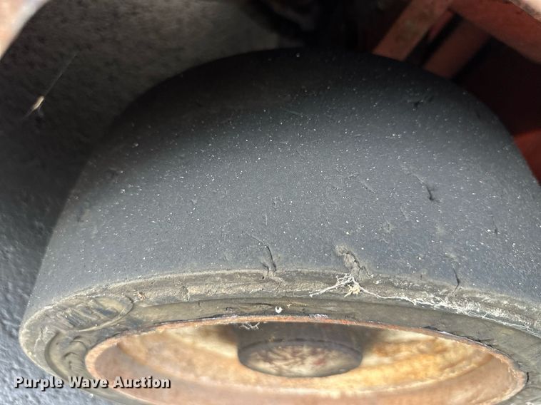 image for item EJ7185 Nissan 30 forklift