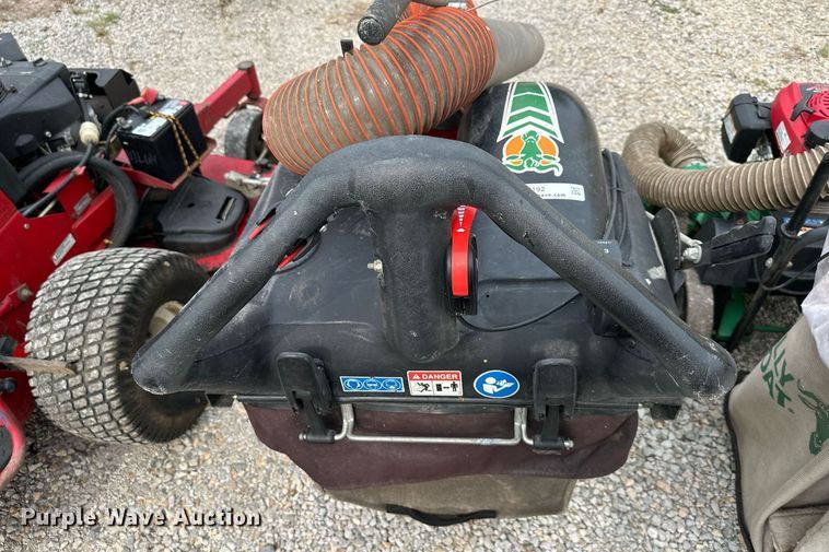 image for item EJ7192 (2) Billy Goat leaf vaccums 