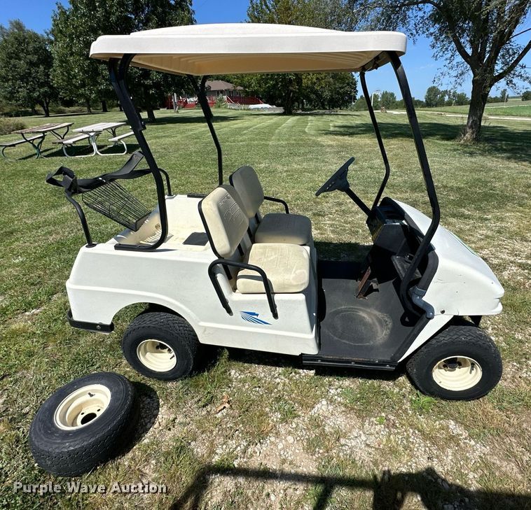 image for item EJ7209 Par Car  golf cart