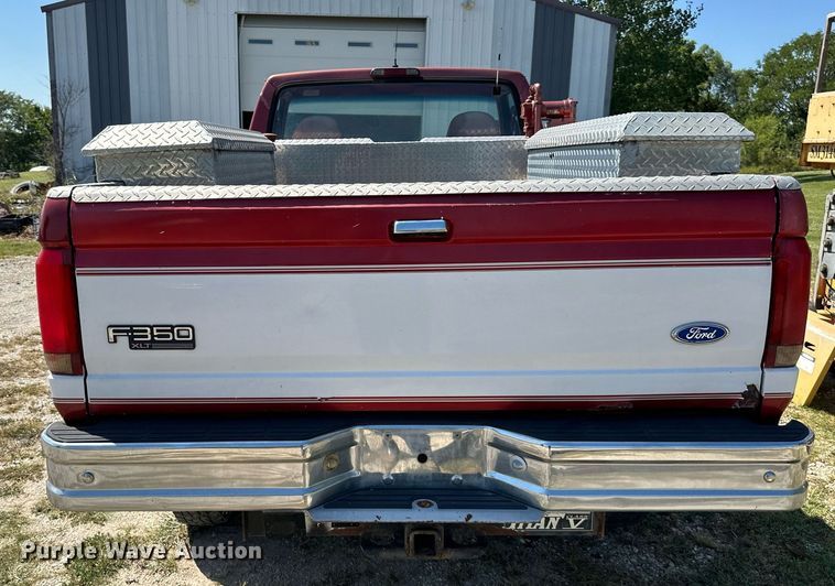 image for item EJ7211 1997 Ford F350 XLT pickup truck