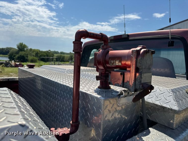 image for item EJ7211 1997 Ford F350 XLT pickup truck