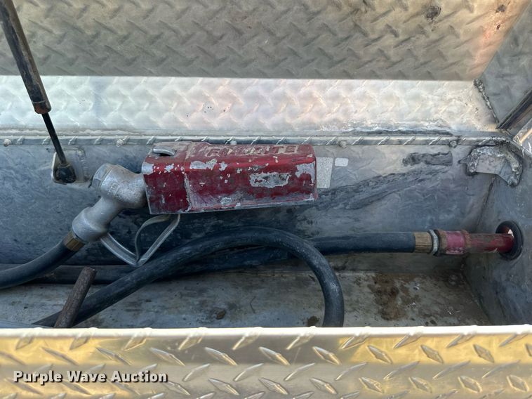 image for item EJ7211 1997 Ford F350 XLT pickup truck