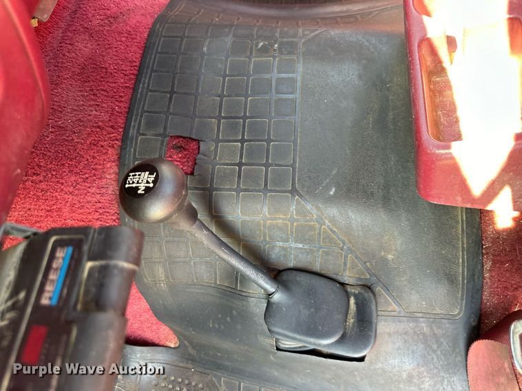 image for item EJ7211 1997 Ford F350 XLT pickup truck