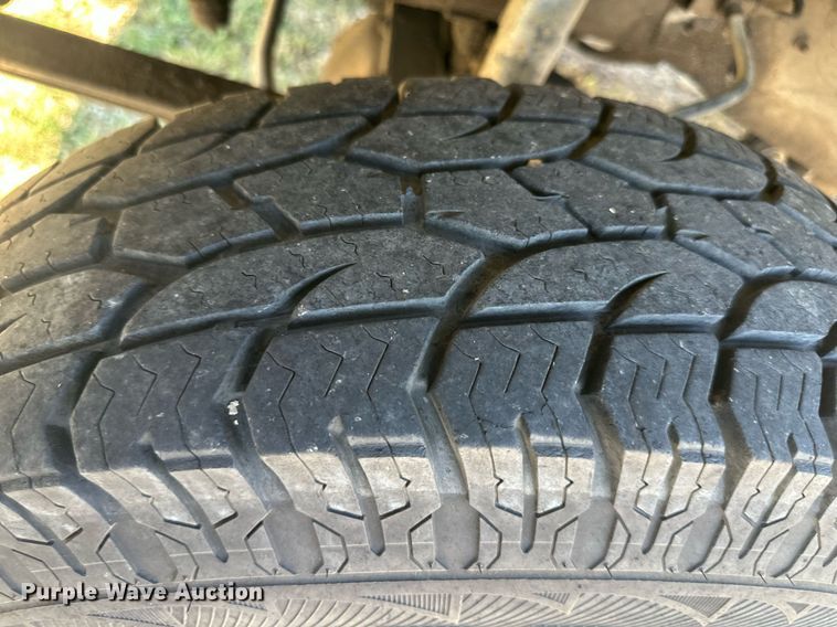 image for item EJ7211 1997 Ford F350 XLT pickup truck