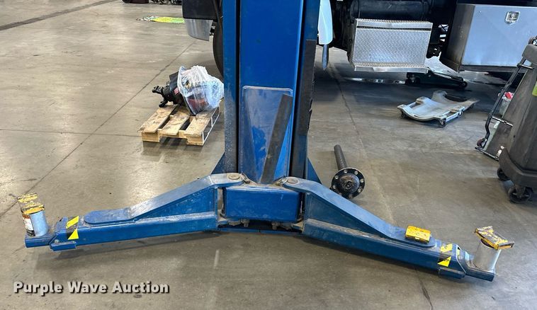 image for item EJ7219 Rotary SP018N310 two post automotive lift