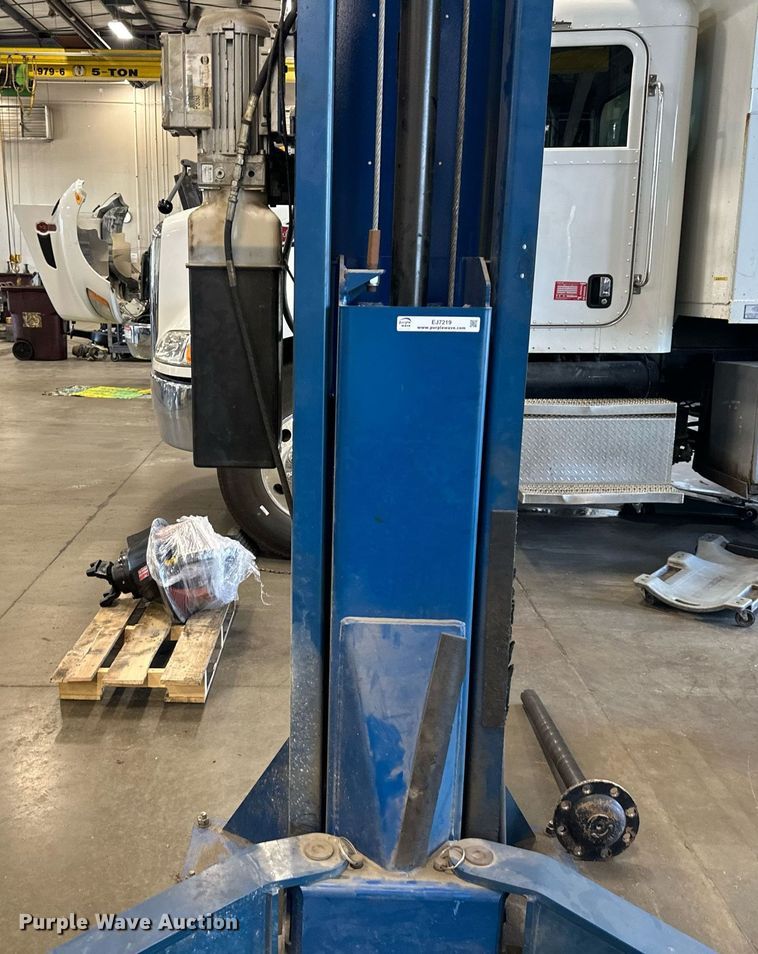 image for item EJ7219 Rotary SP018N310 two post automotive lift