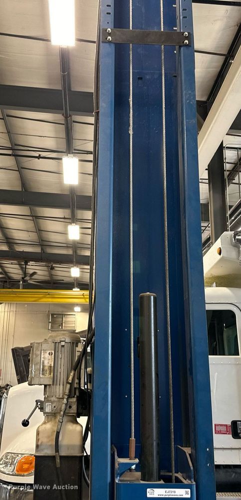 image for item EJ7219 Rotary SP018N310 two post automotive lift