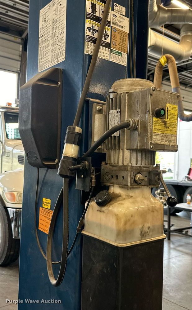 image for item EJ7219 Rotary SP018N310 two post automotive lift