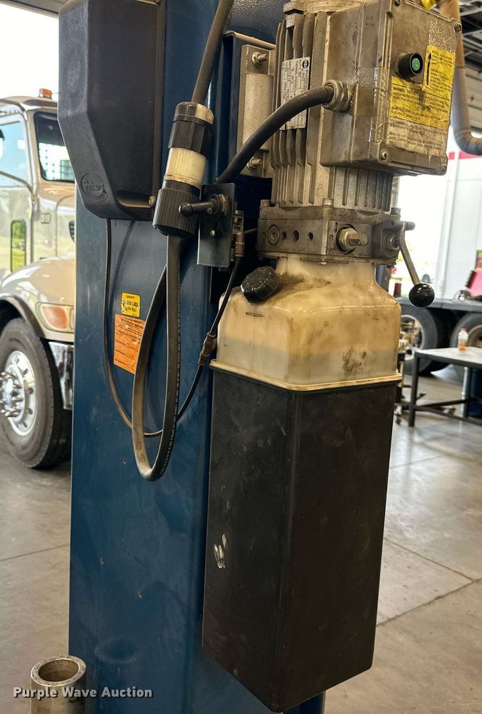 image for item EJ7219 Rotary SP018N310 two post automotive lift