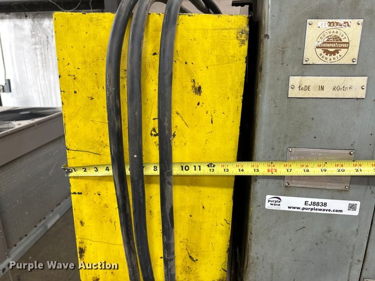 image for item EJ8838 1979 Edelstaal  SNA1000x3000 gap bed lathe 