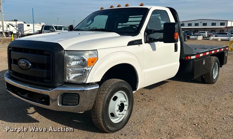 image for item EJ8843 2016 Ford F350 Super Duty flatbed pickup truck