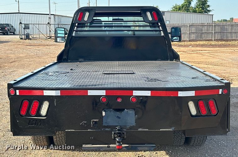 image for item EJ8843 2016 Ford F350 Super Duty flatbed pickup truck