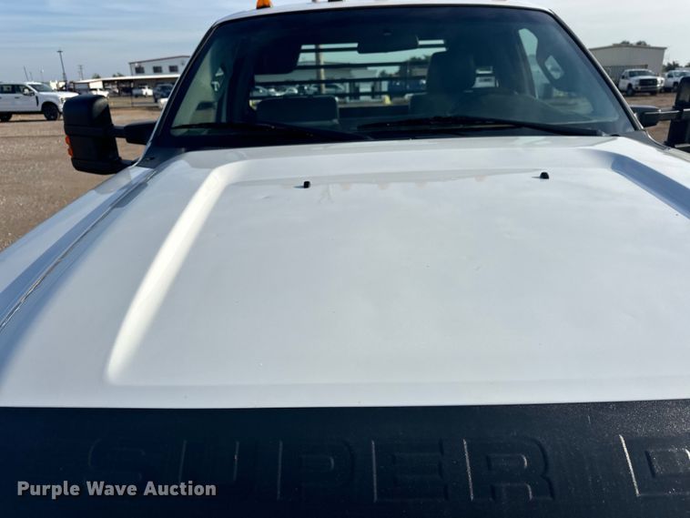 image for item EJ8843 2016 Ford F350 Super Duty flatbed pickup truck