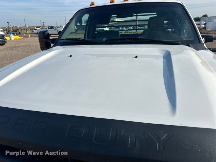 image for item EJ8843 2016 Ford F350 Super Duty flatbed pickup truck