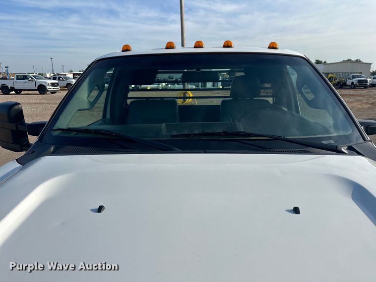 image for item EJ8843 2016 Ford F350 Super Duty flatbed pickup truck