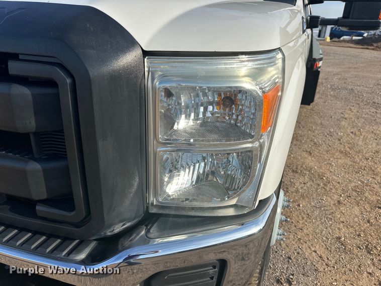 image for item EJ8843 2016 Ford F350 Super Duty flatbed pickup truck