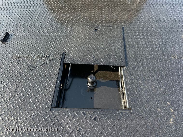 image for item EJ8843 2016 Ford F350 Super Duty flatbed pickup truck