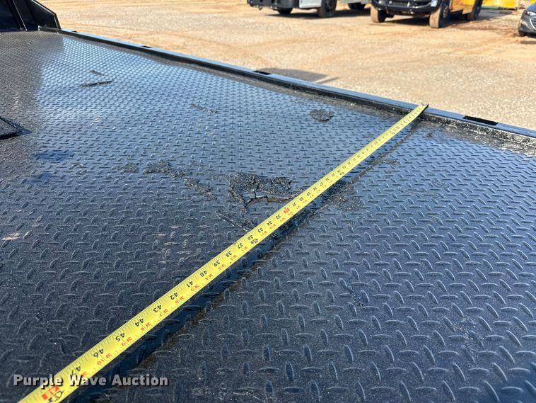 image for item EJ8843 2016 Ford F350 Super Duty flatbed pickup truck