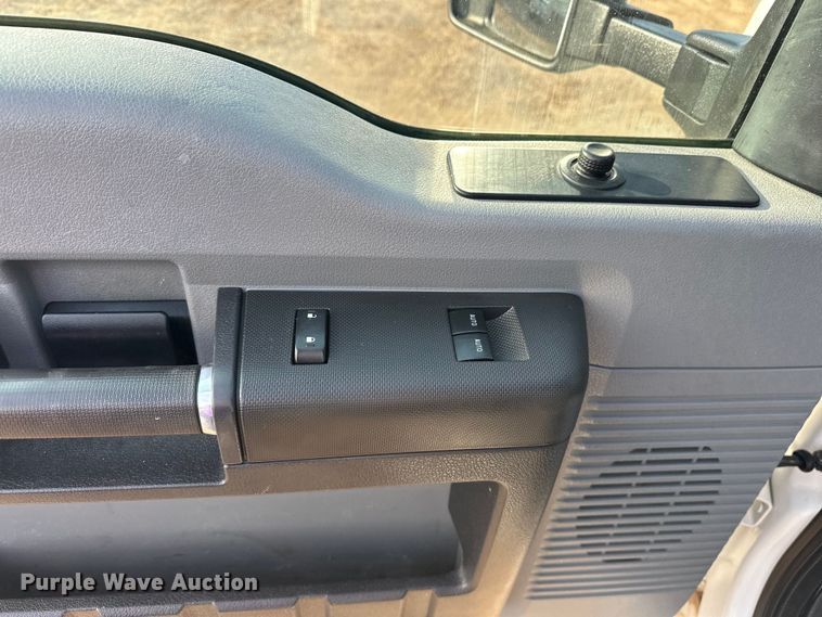 image for item EJ8843 2016 Ford F350 Super Duty flatbed pickup truck