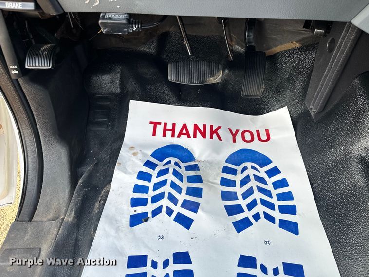 image for item EJ8843 2016 Ford F350 Super Duty flatbed pickup truck